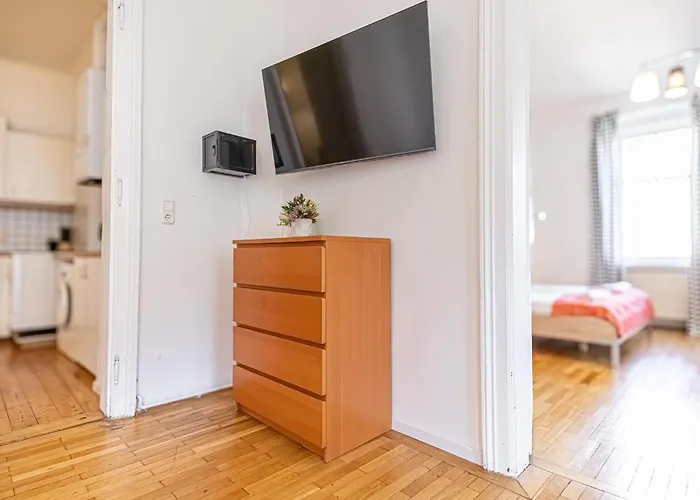 Budget-Friendly 3-Br Apartment Rathausplatz Viyana